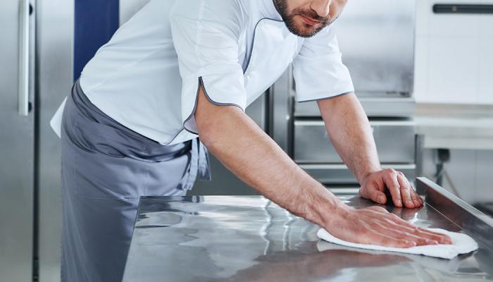 Cómo mantener la cocina de aluminio limpia